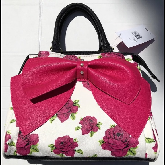 Betsey Johnson Handbags - Luv 💋 Betsey Johnson Handbag Big Red Bow & Roses